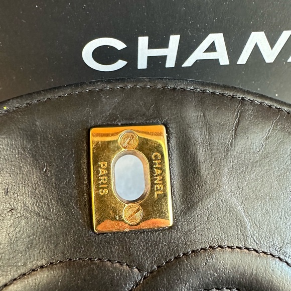 CHANEL Quilted Black Leather Flap Bag Matelasse Lambskin CC Logo Gold Chain - Picture 7 of 10